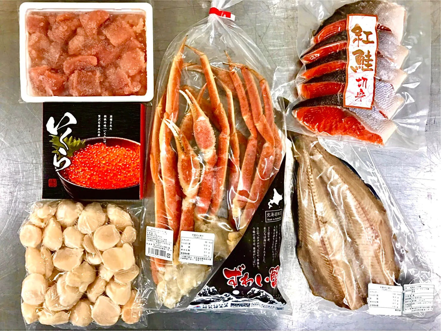 Satisfying set of 6 popular seafood products (salmon roe, scallops, snow crab, thickly sliced sockeye salmon, striped atka mackerel, mentaiko)